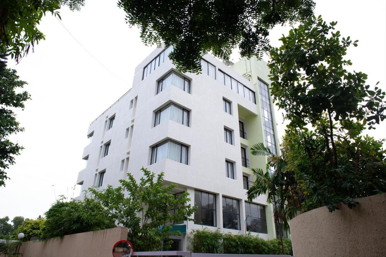 Monarch Montvert Pune Exterior foto