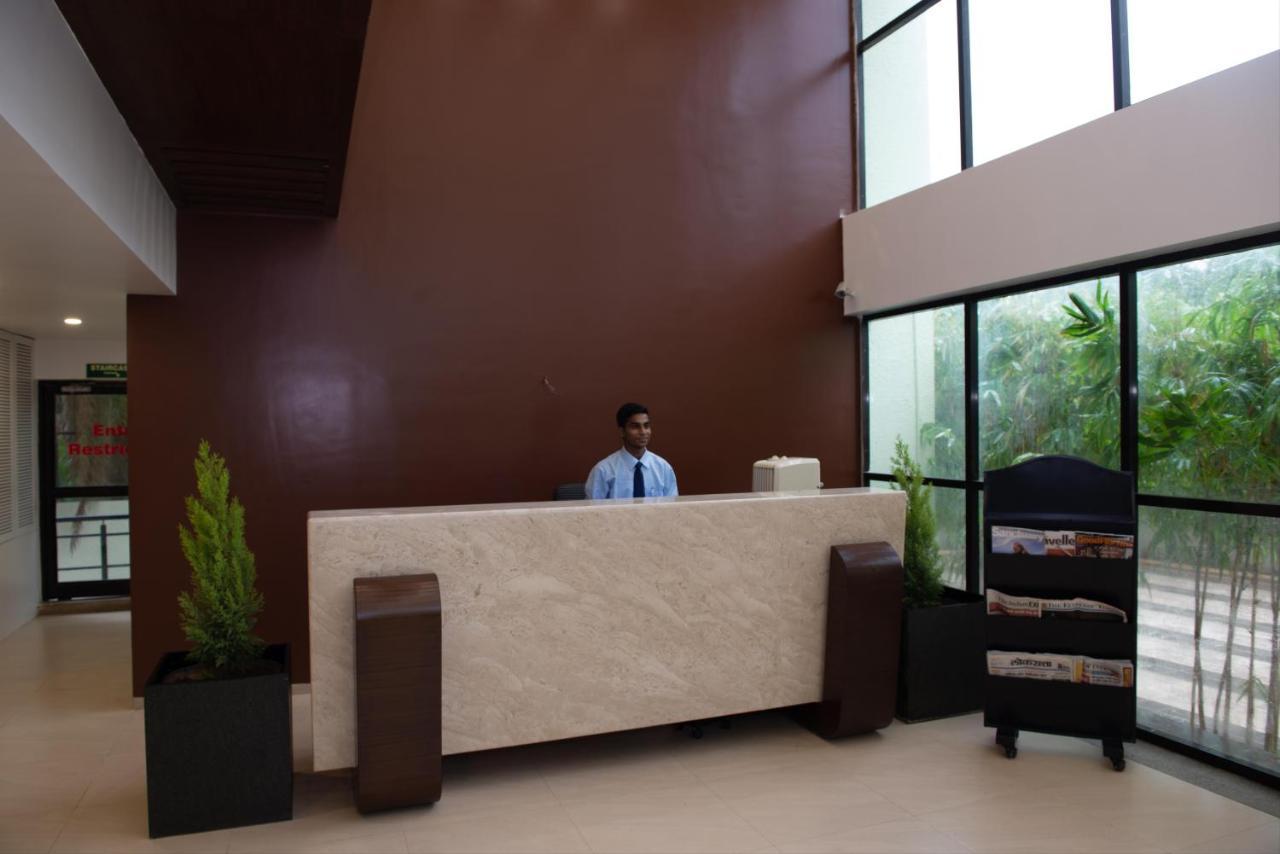 Monarch Montvert Pune Exterior foto