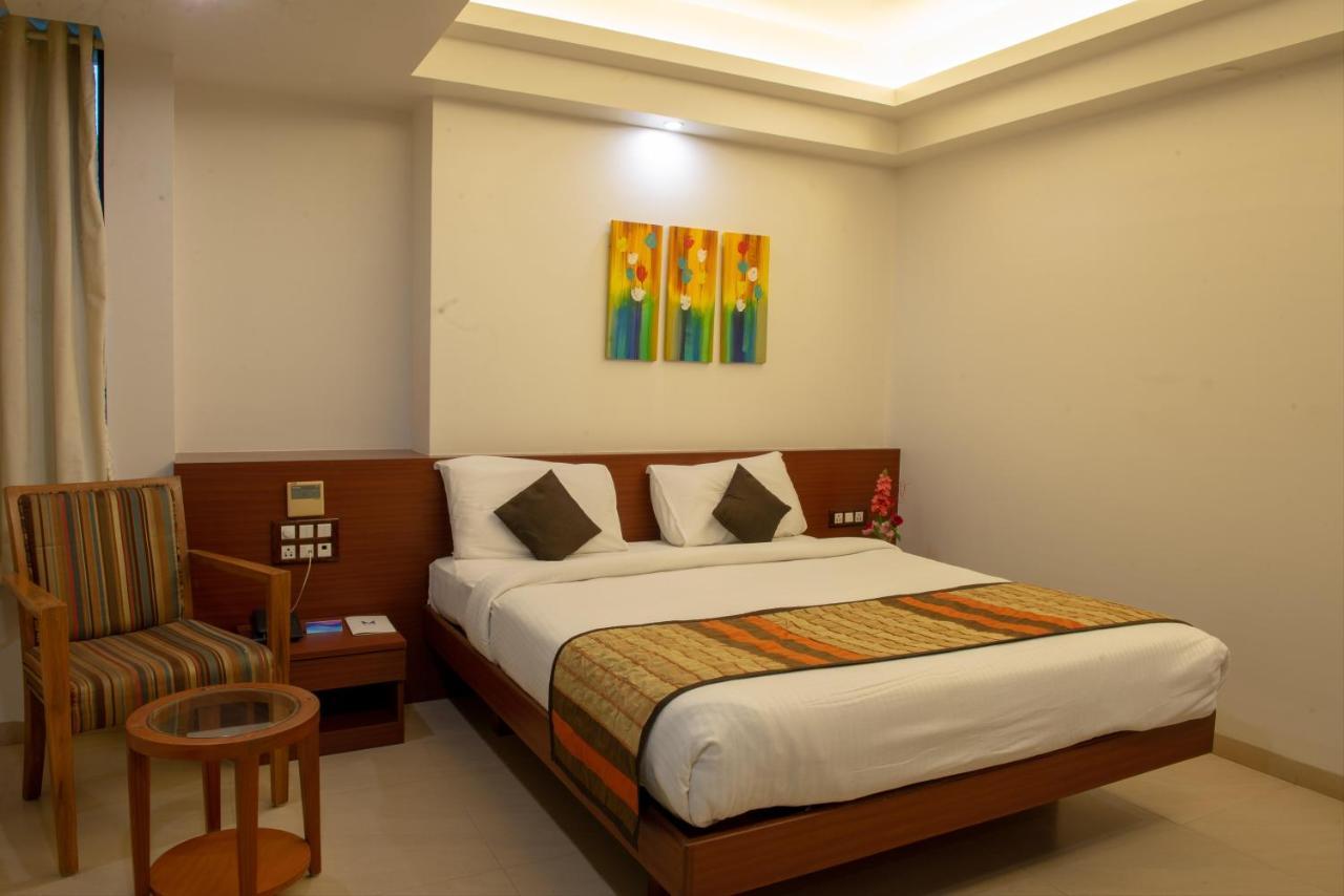 Monarch Montvert Pune Exterior foto