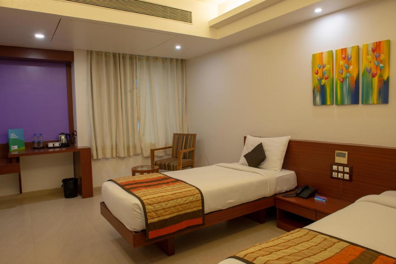 Monarch Montvert Pune Exterior foto