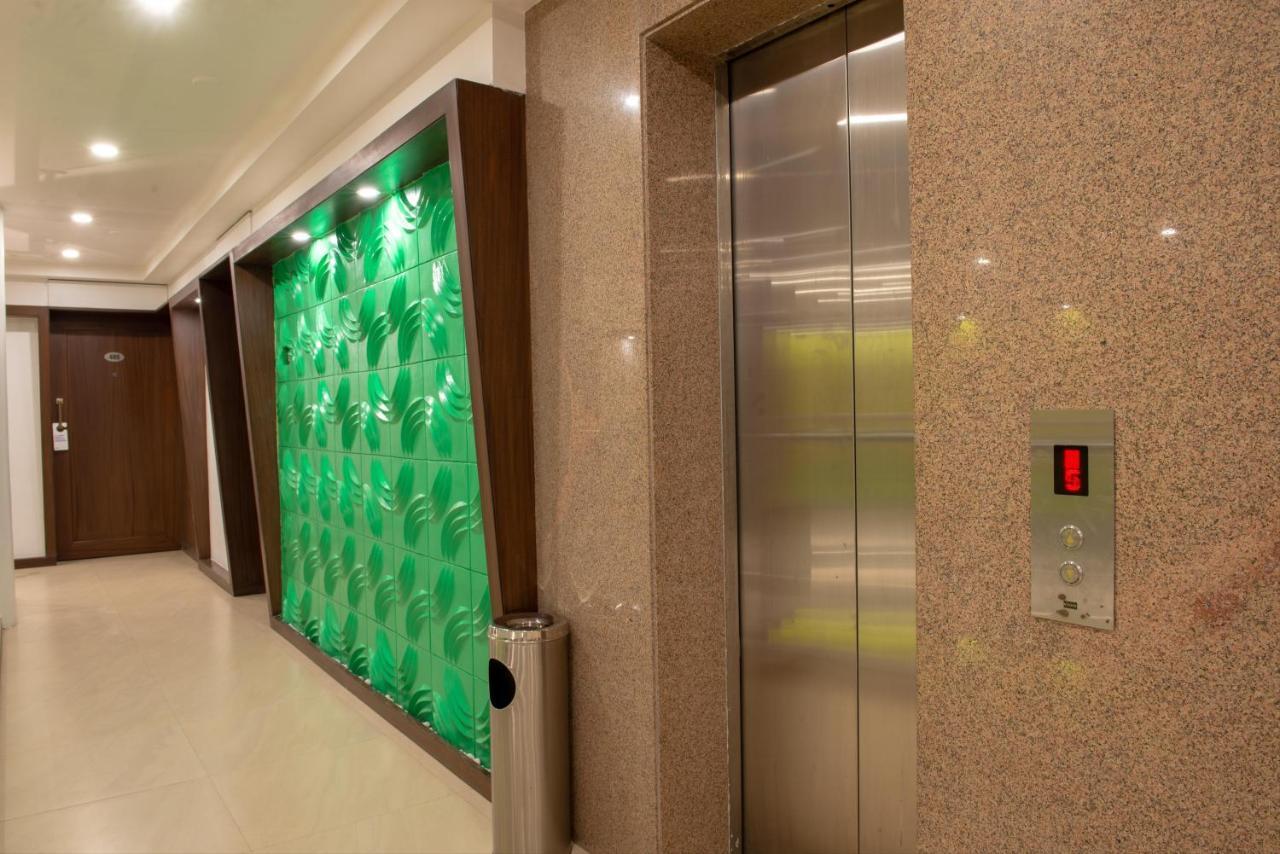 Monarch Montvert Pune Exterior foto